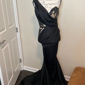Gorgeous black dress custom made use only ones
